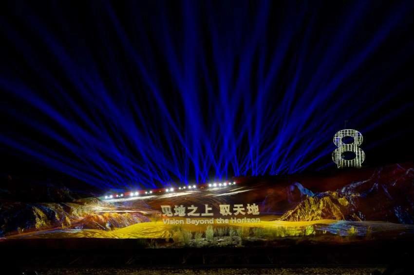 奥迪q8l霍希版落地价,奥迪q8纳瓦拉蓝落地价