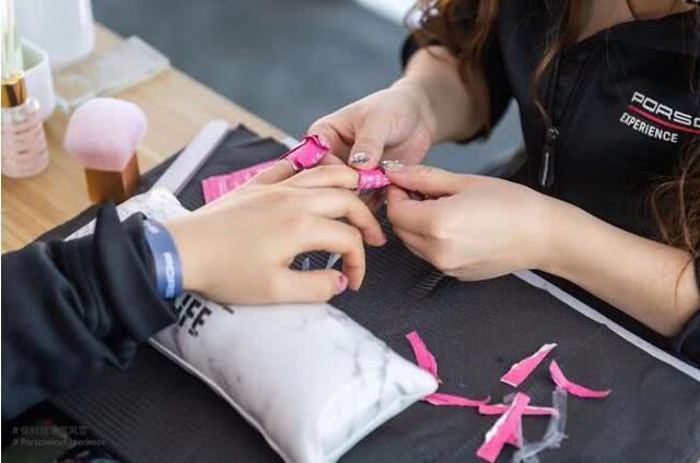 保时捷911冰面上漂移,保时捷汽车911玩雪