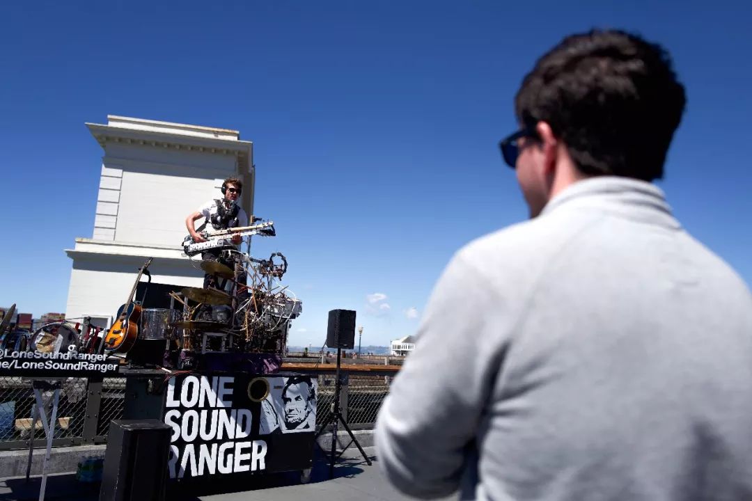 擎怀|于美利坚告别“6”的罗曼蒂克