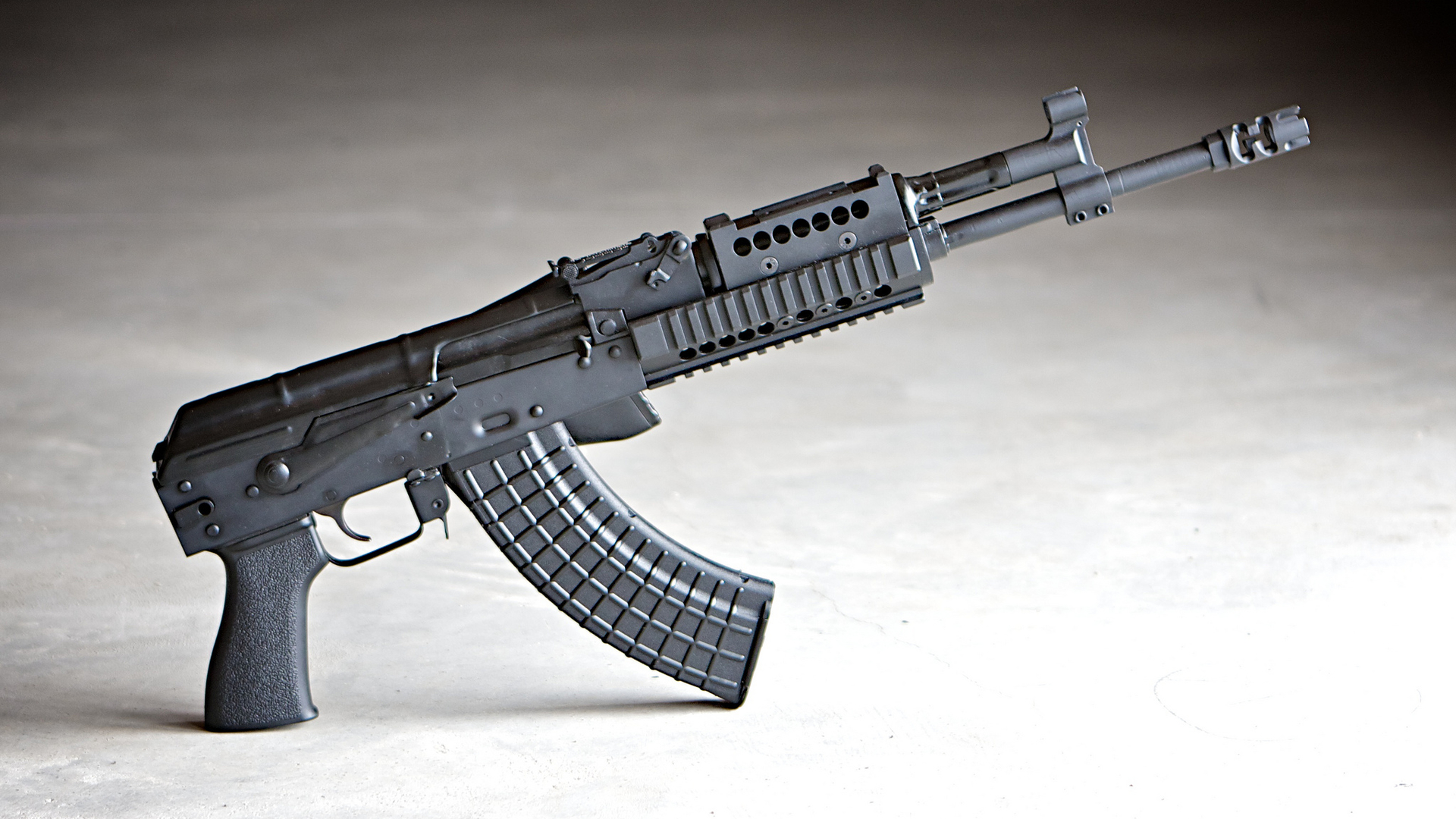 冷兵器夺命锁喉枪,历史传奇冲锋枪