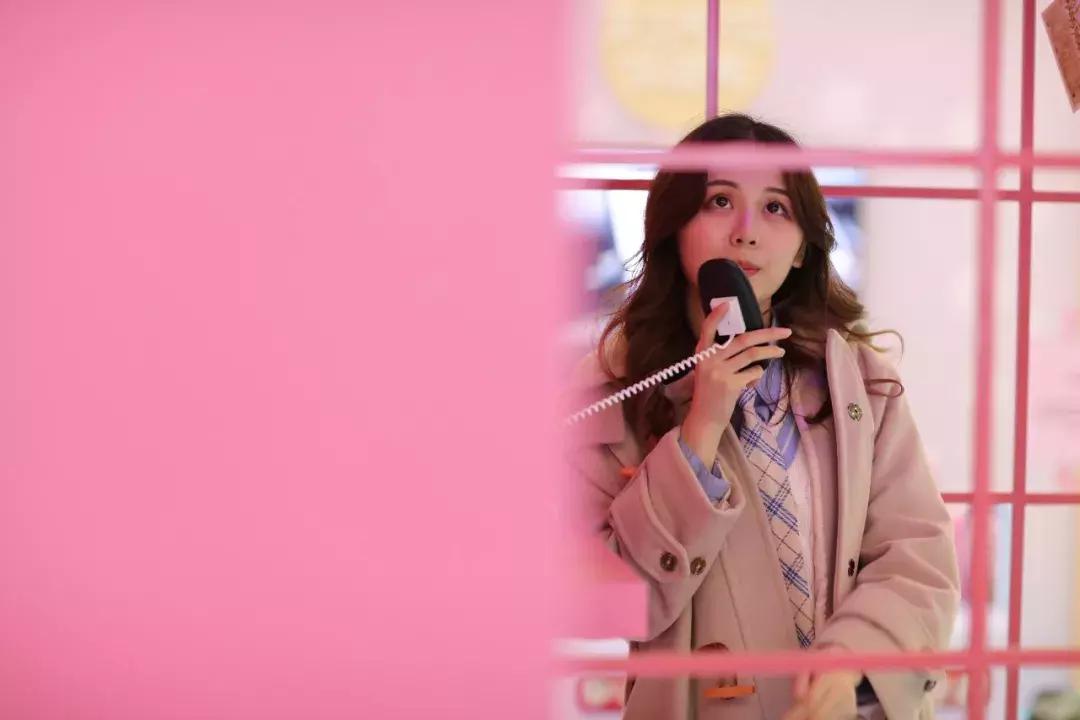 百度在上海再开快闪店！能和机器玩变脸，还能给自己做表情包！