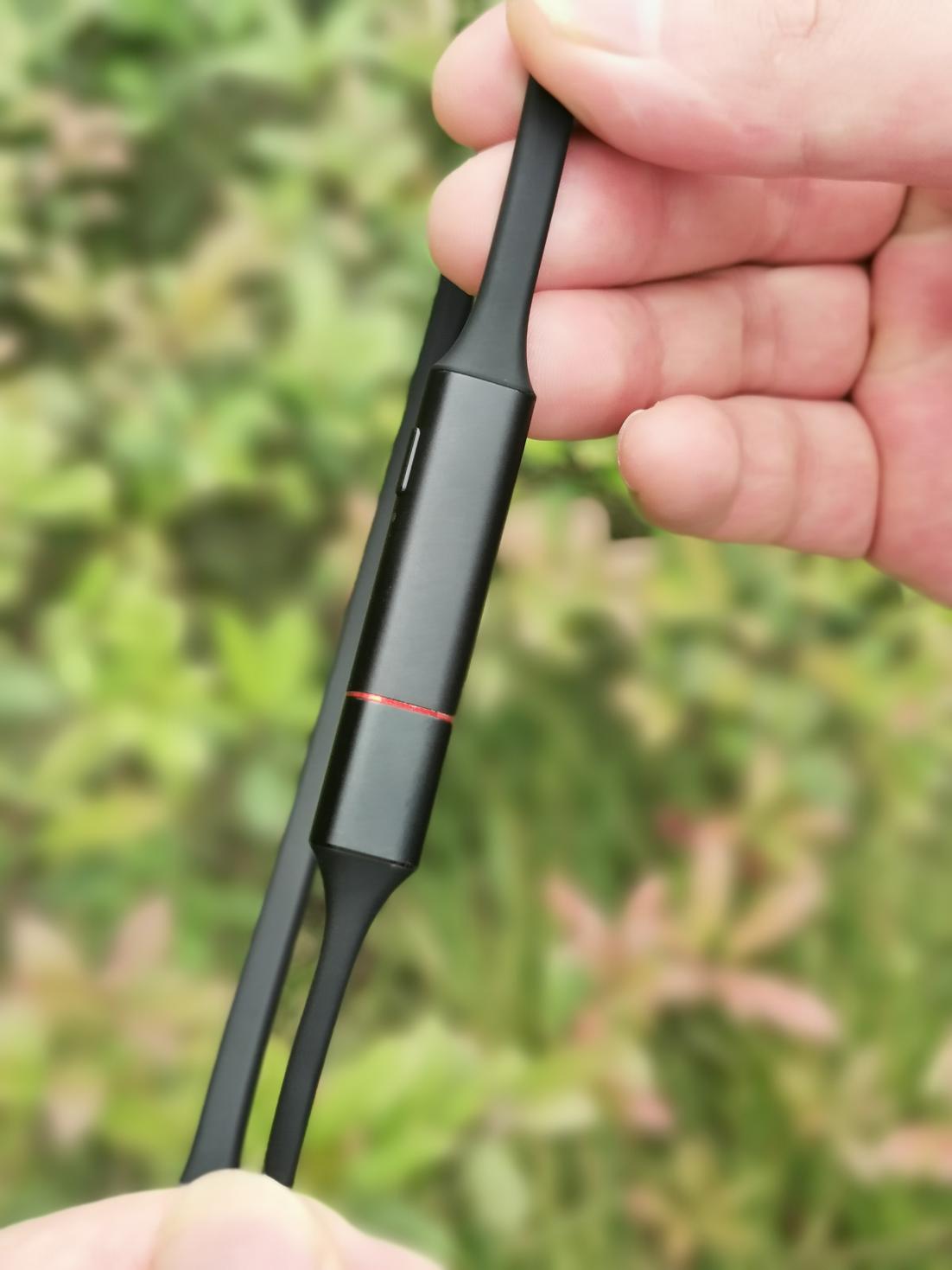 一款适合毕业旅行的耳机上手评测，快充这个功能我很喜欢