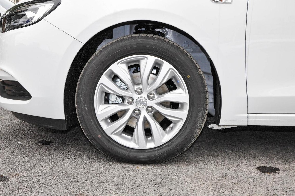 四轮独悬四驱2.0t以上的轿车,四轮独悬的车好不好