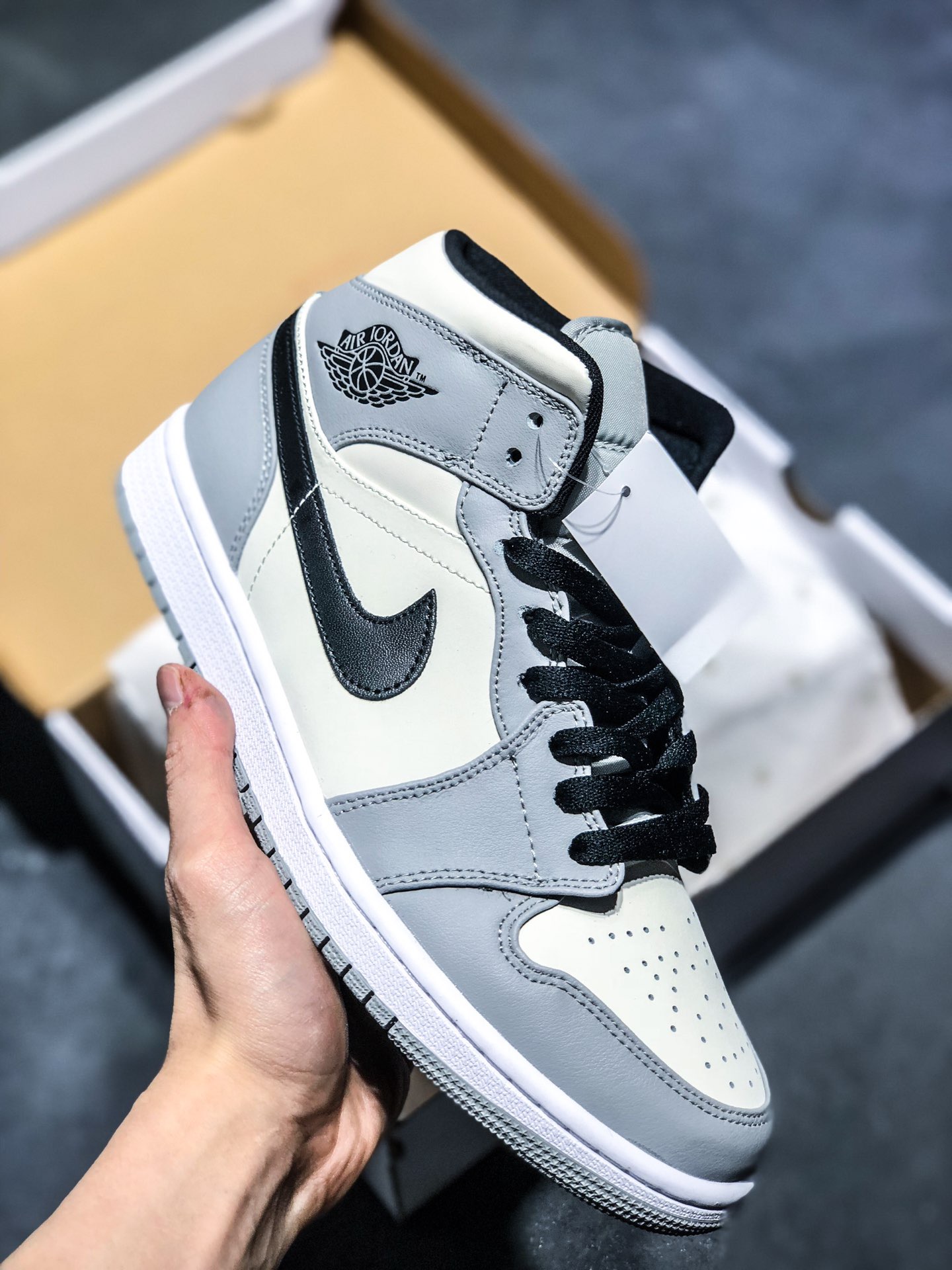 耐克阿迪瑕疵鞋,为什么现在阿迪耐克假鞋太多