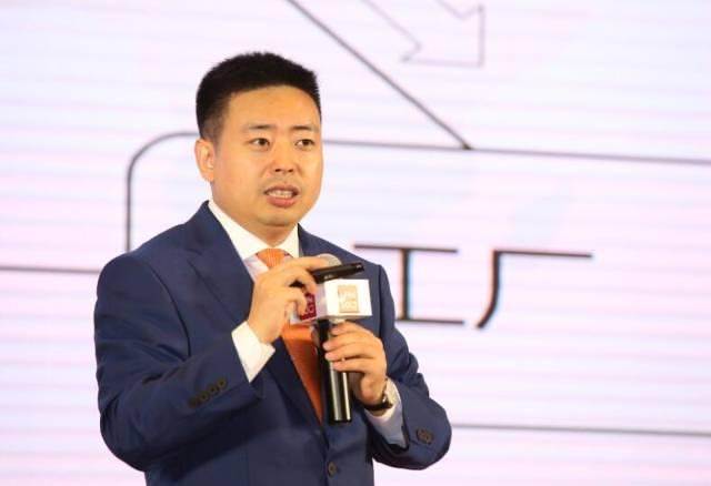 叶国富一年赚多少钱,叶国富靠10元店做到150亿身家