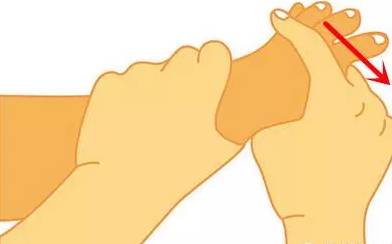 扁平足穿什么鞋都痛吗,扁平足穿什么鞋可以矫正