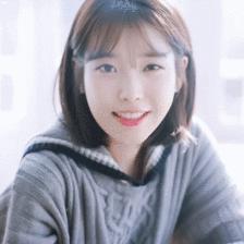 什么动作可以让男生心动,什么肢体动作让女生心动