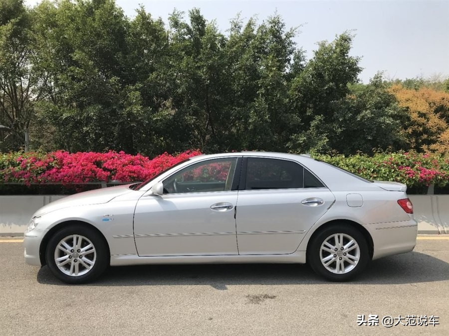 六缸丰田锐志，重拾经典后驱，操控依然得心应手