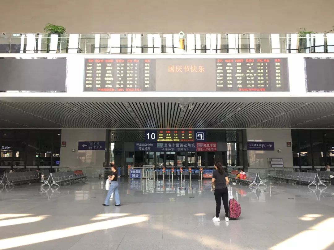 南昌站出站和进站在同一个地方吗,15分钟可以在南昌站进站检票吗