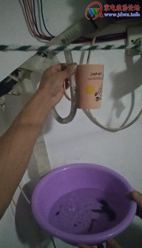 挂机背后漏水是通病么,挂机漏水处理方法图解