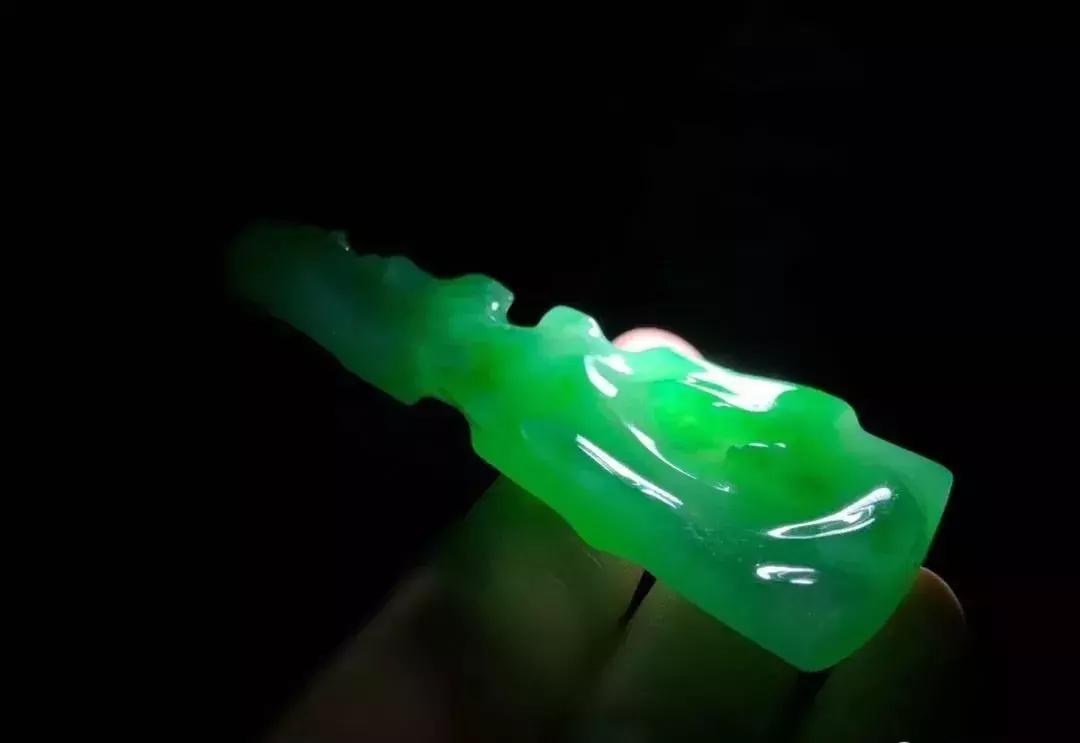 买翡翠如何避免走弯路,买翡翠手镯小技巧