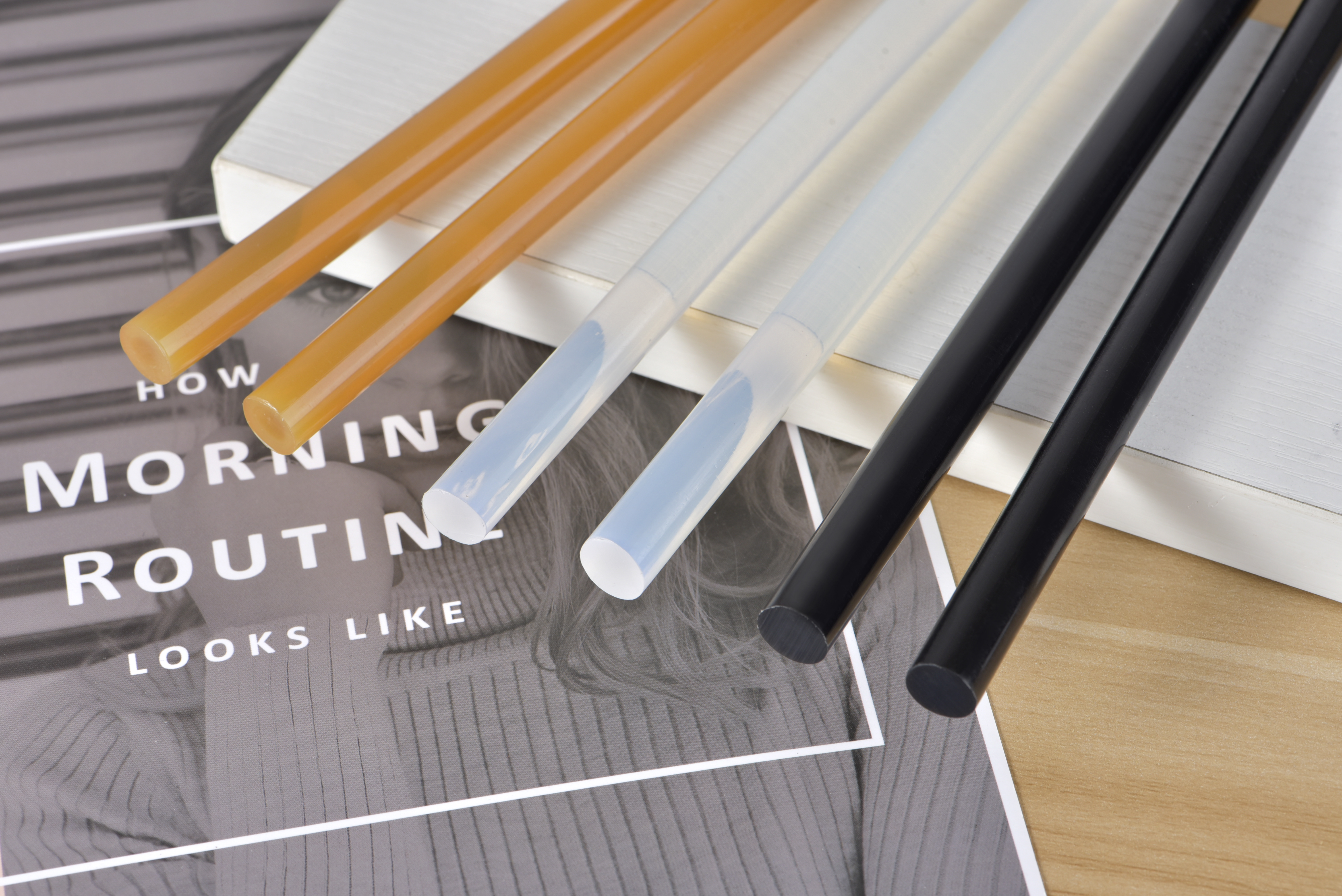 胶棒太黏为什么,为什么胶棒粘不住塑料板