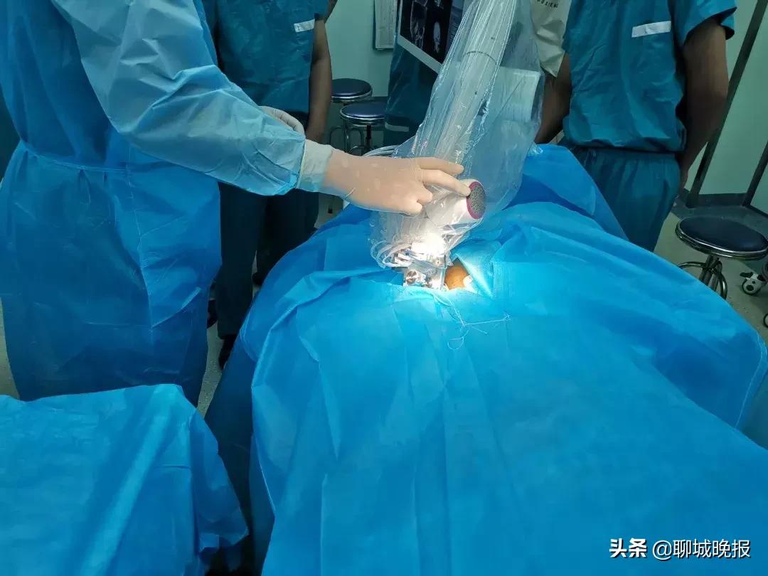 微创脑手术机器人,脑出血下肢智能康复机器人