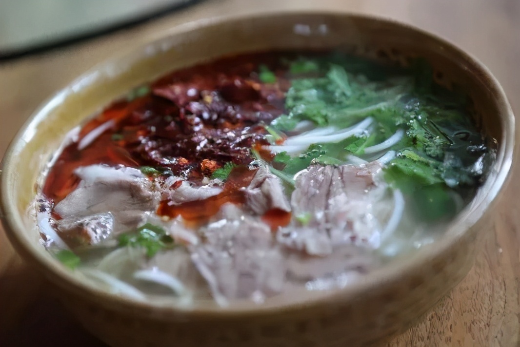 经过扶贫改造后乡村大变样,脱贫攻坚乡村旧貌