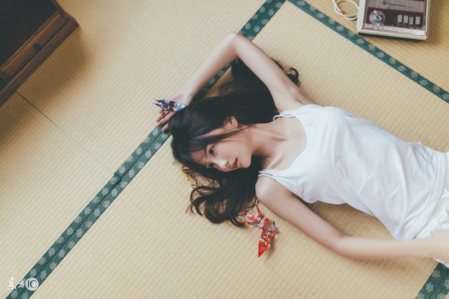 小说：再联想到自己拍着肚子蹦跶，和哗哗流出的血，宋文璟后悔死