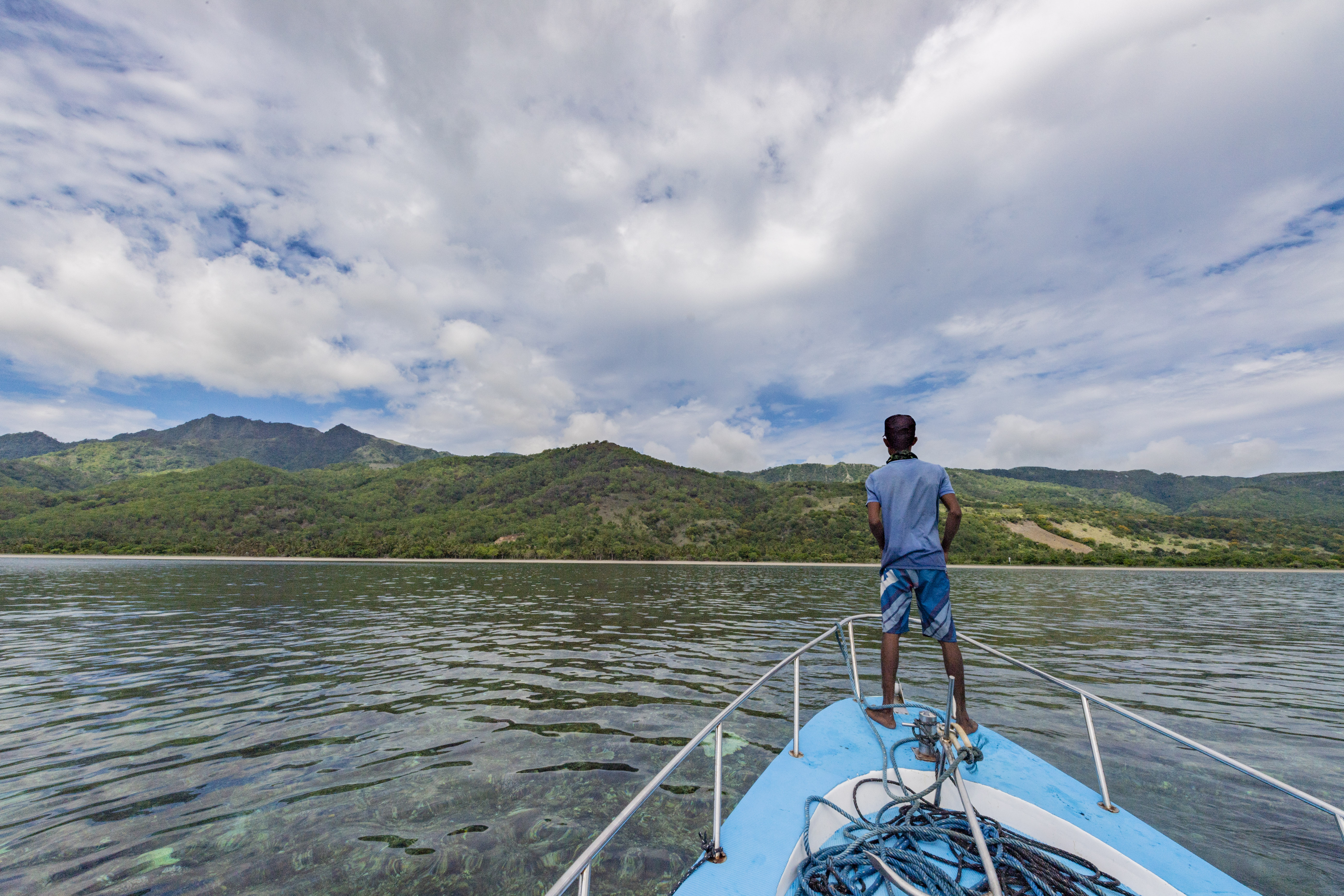 世界唯一货币上标有中文的国家,一个没有被商业开发的原生态岛国