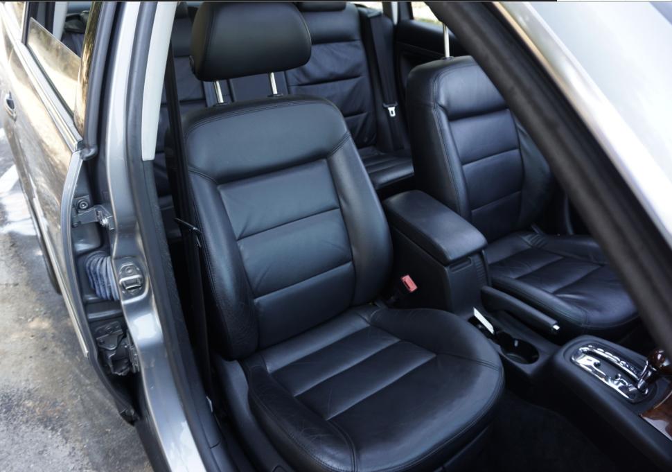 老款帕萨特b5是上海大众嘛,大众帕萨特老款b5