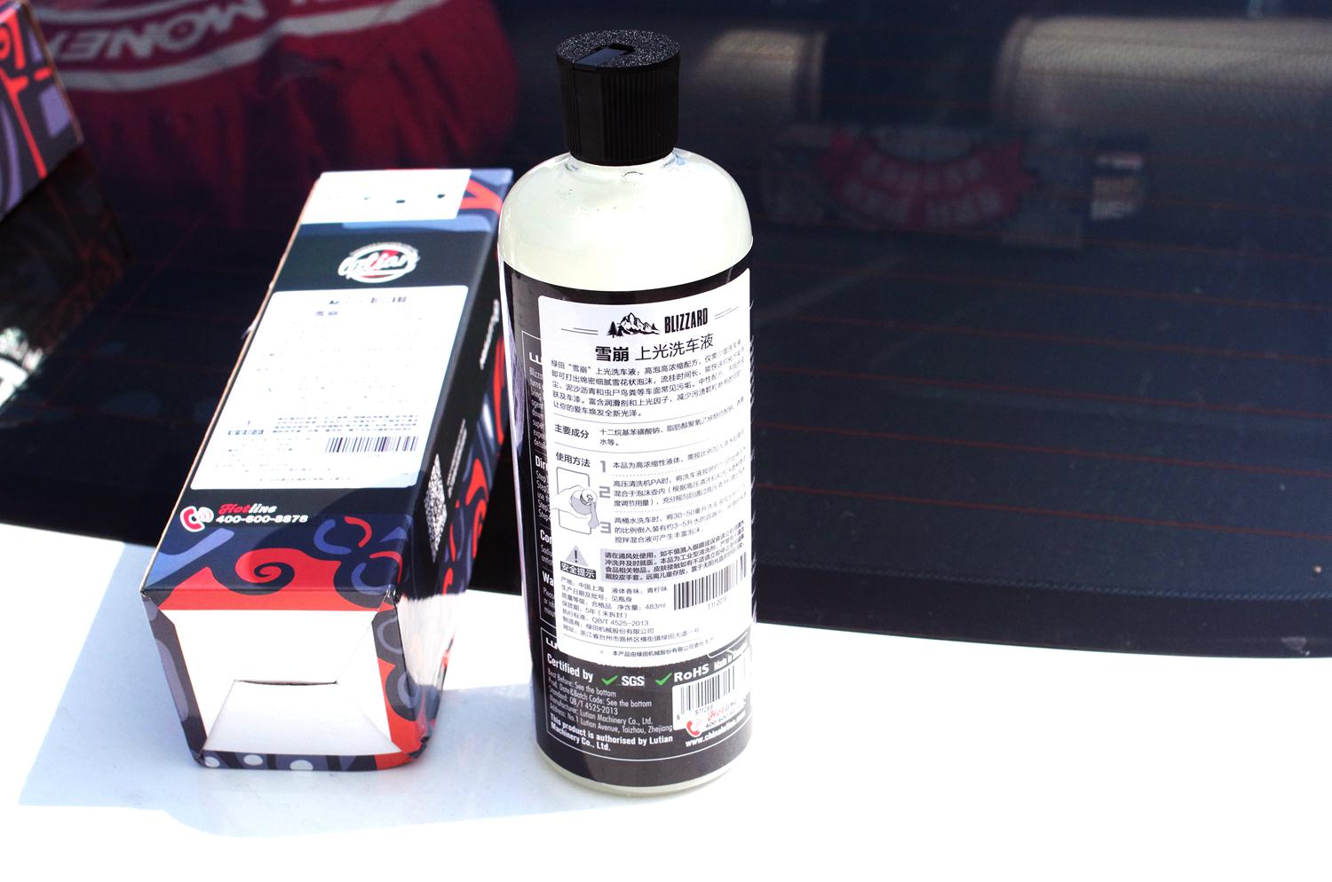 汽车布座椅有污渍怎么清洗,白色汽车上有黑色污渍怎么清洗