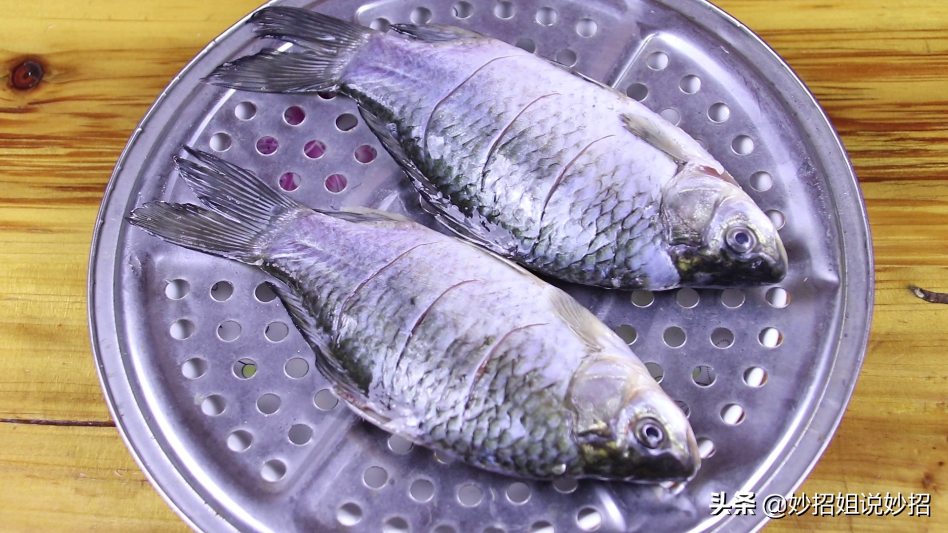 煎鱼煎不粘锅小秘诀,热油煎鱼还是冷油煎鱼不粘锅