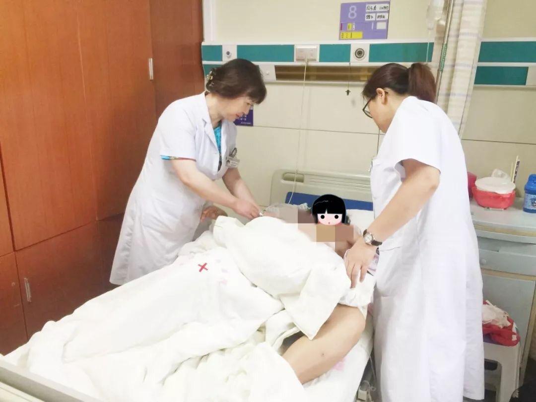 顺产时胎儿是怎么从产道娩出的？组图给你答案，看完觉得*体下**一凉