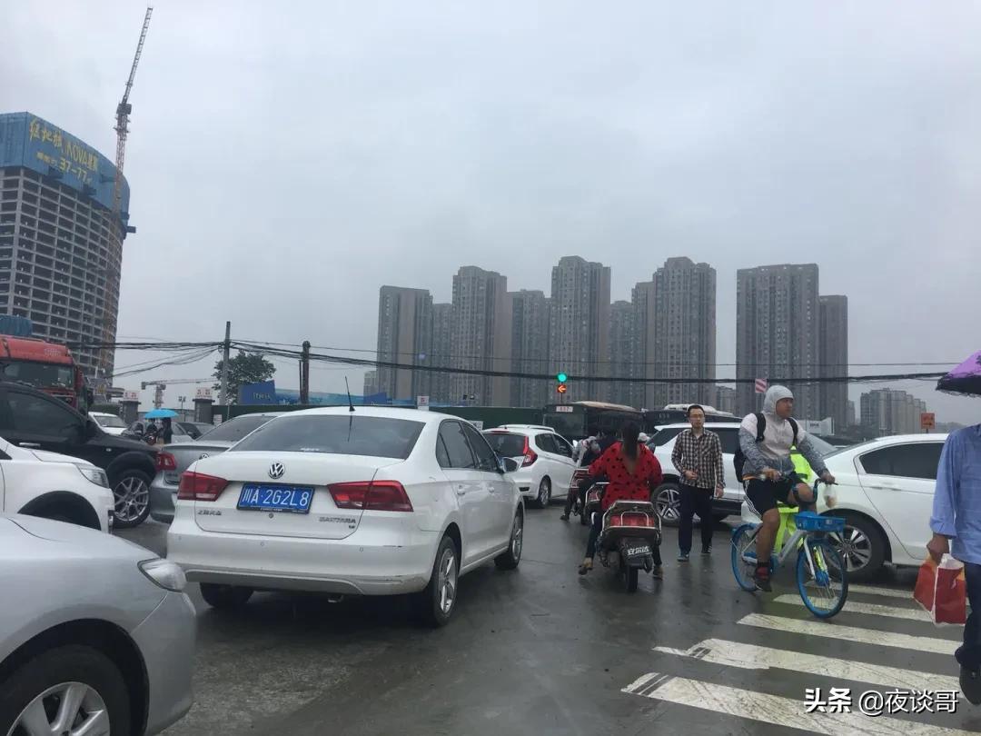 天府大道北延线有红绿灯吗,天府大道北延线改造后有红绿灯吗