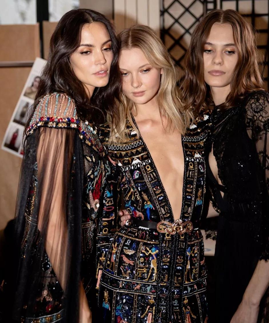 黎巴嫩爆炸发生后，巩俐章子怡的挚爱无声落泪……