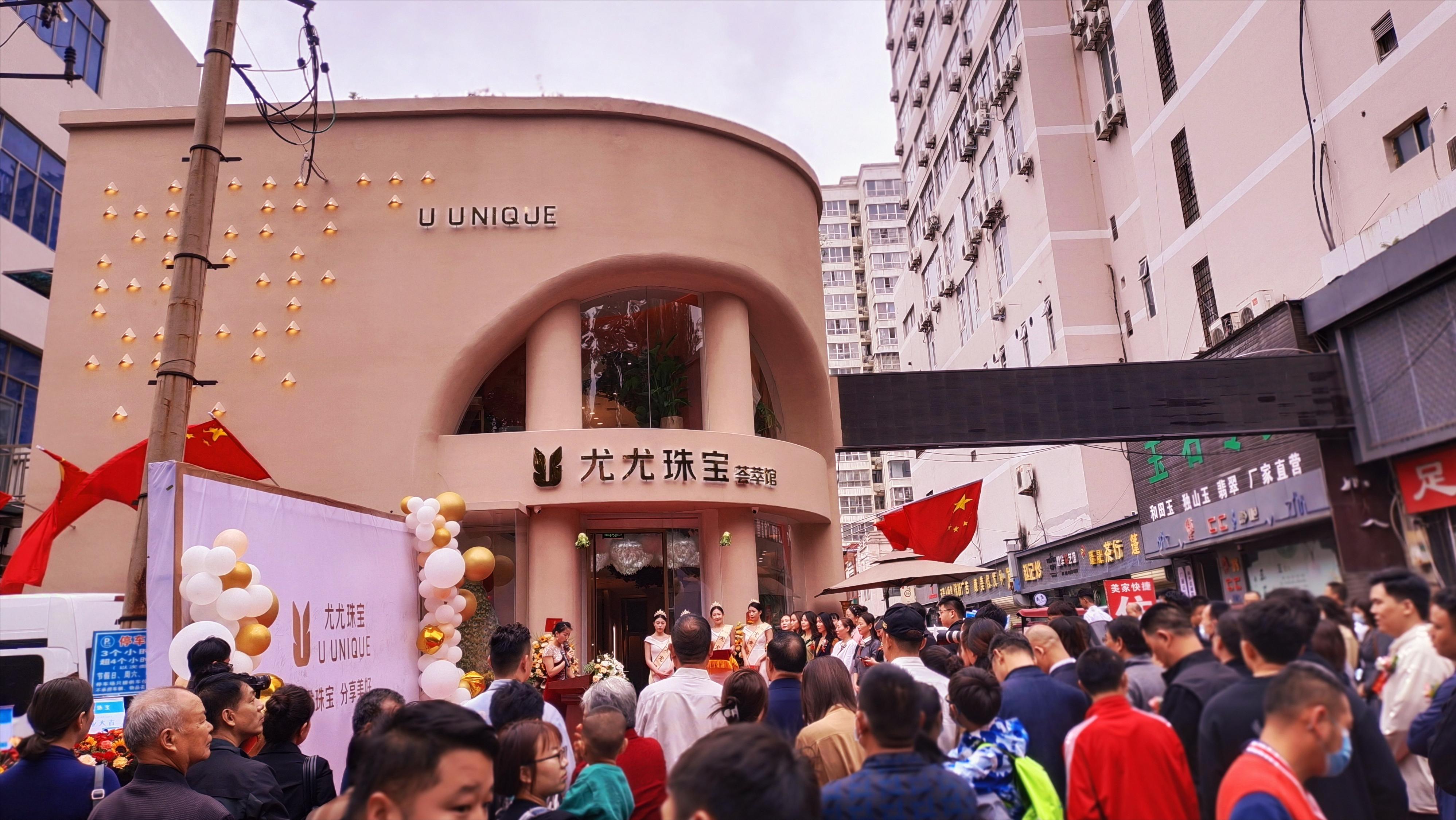 27岁回国创立珠宝新品牌新乡美女挑战平原路商圈年轻人超喜欢