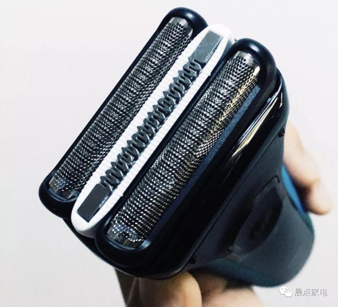 晨点家电｜刮胡刀有适合剃刀有适合电动用显微镜看看胡渣就知道