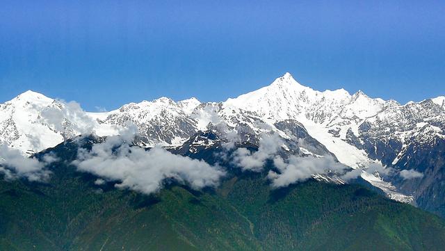 卡瓦格博神山奇观,卡瓦格博神秘宫殿