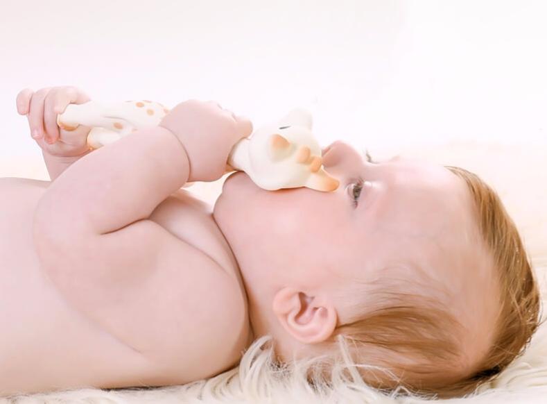 宝宝咬嘴唇如何干预,宝宝咬嘴唇怎么干预