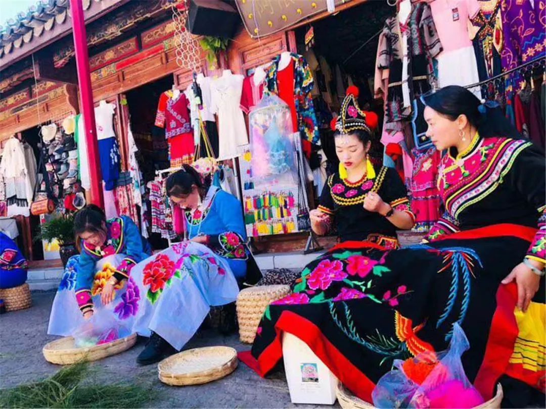 大小凉山的彝族是白彝还是黑彝,六盘水海坪彝族是白彝还是黑彝