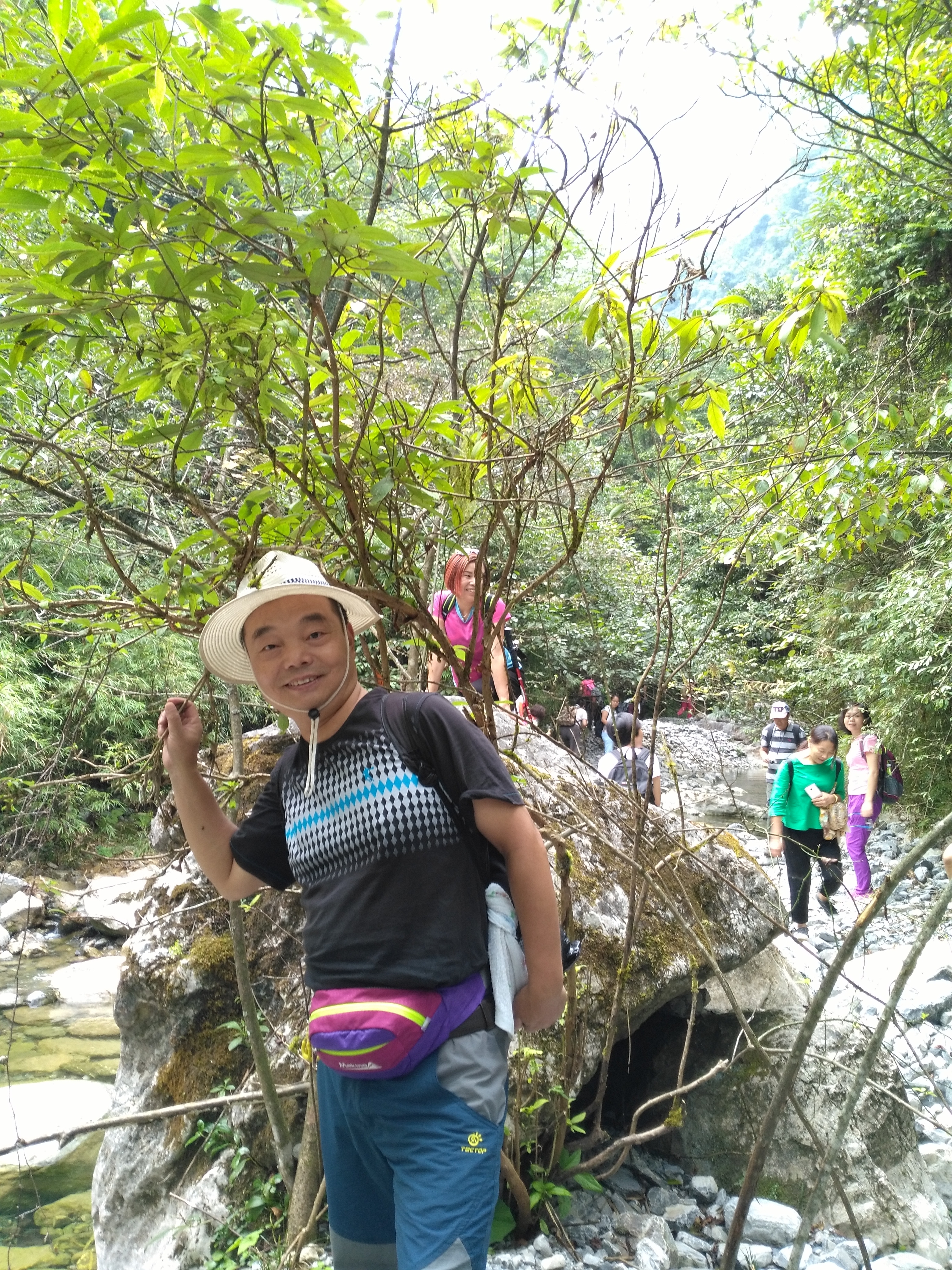 西漂湾瀑布群,建始西漂湾瀑布群