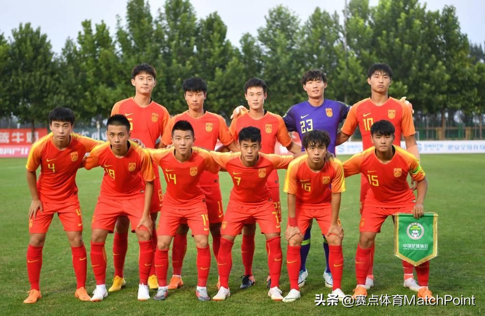 可笑！可叹！网传某学校要求学生注册球员名记直呼：没救了！