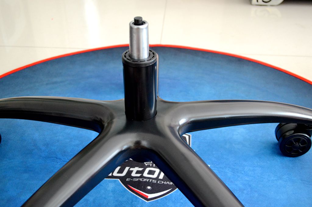 为吃鸡而生的傲风电竞椅,傲风电竞椅和雷蛇电竞椅哪个好