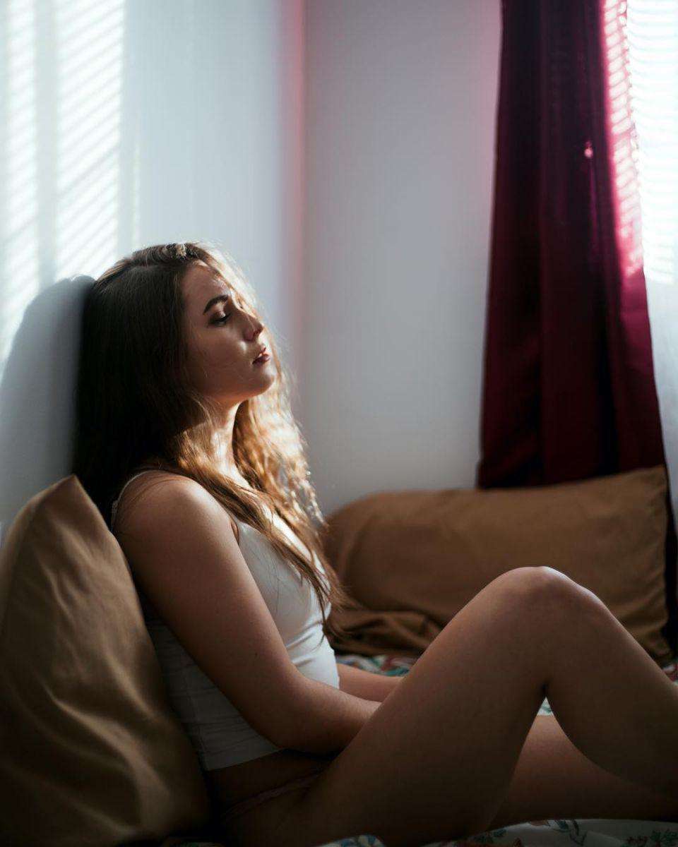 她是猛龙队篮球宝贝，因颜值走红！不仅美到窒息，而且还是学霸