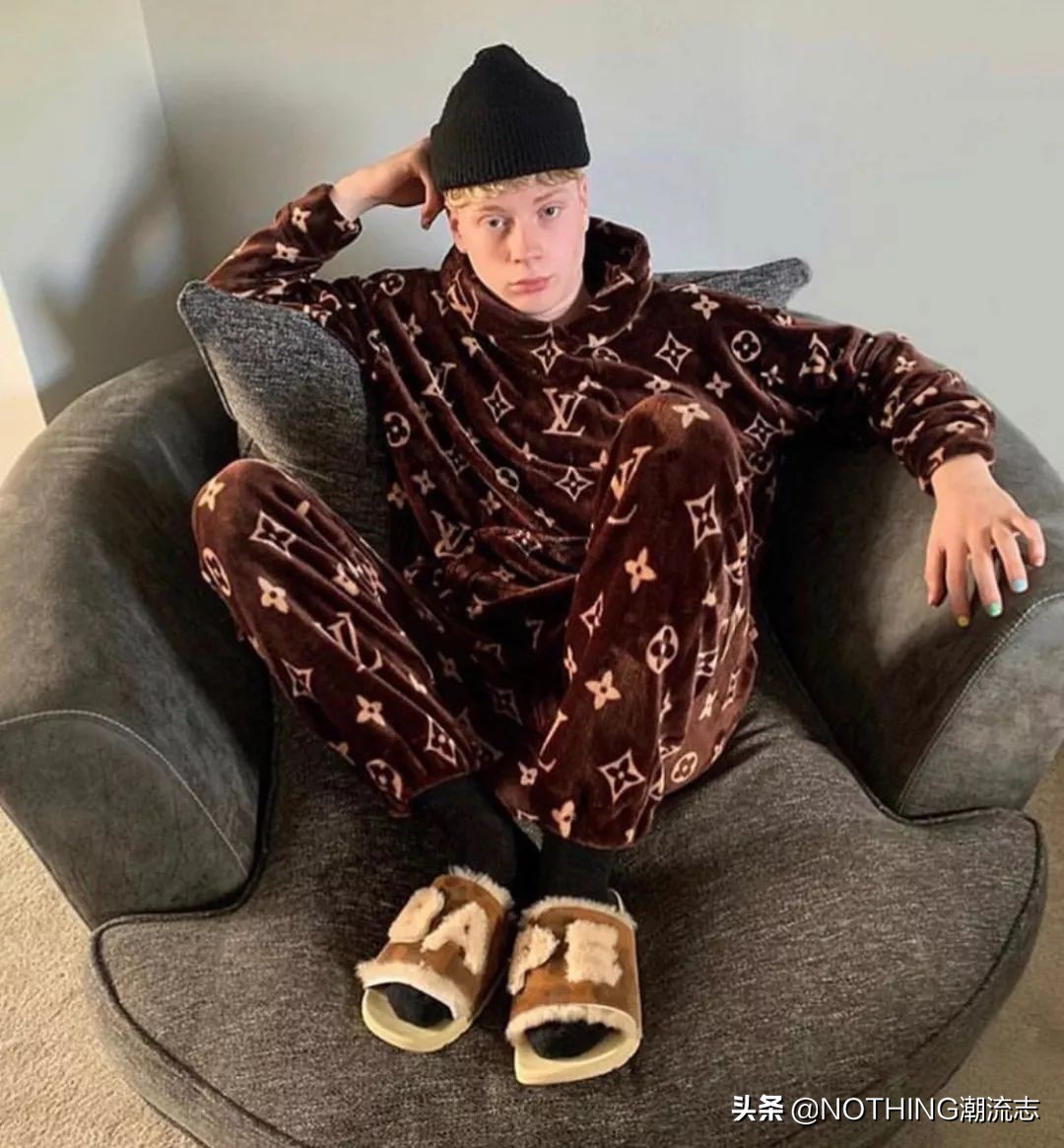 男朋友穿满身LOGO，该分手吗？