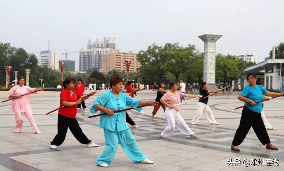 邓州公园晚上,邓州好玩的公园