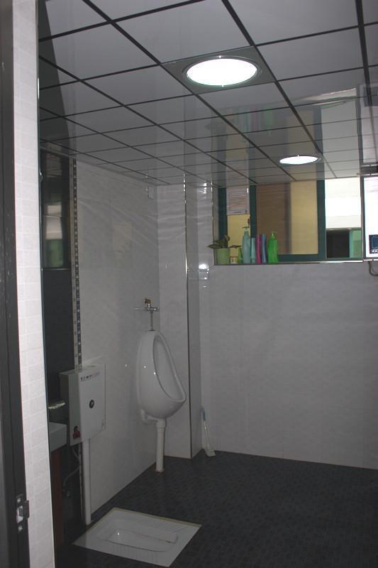 家里面安装小便池好用吗,家里装小便池更干净吗