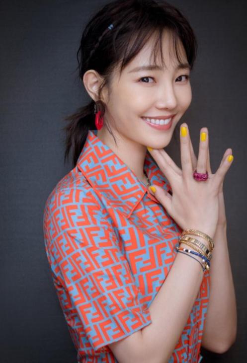 白百何被骂4年她到底冤不冤,一指禅的丑闻