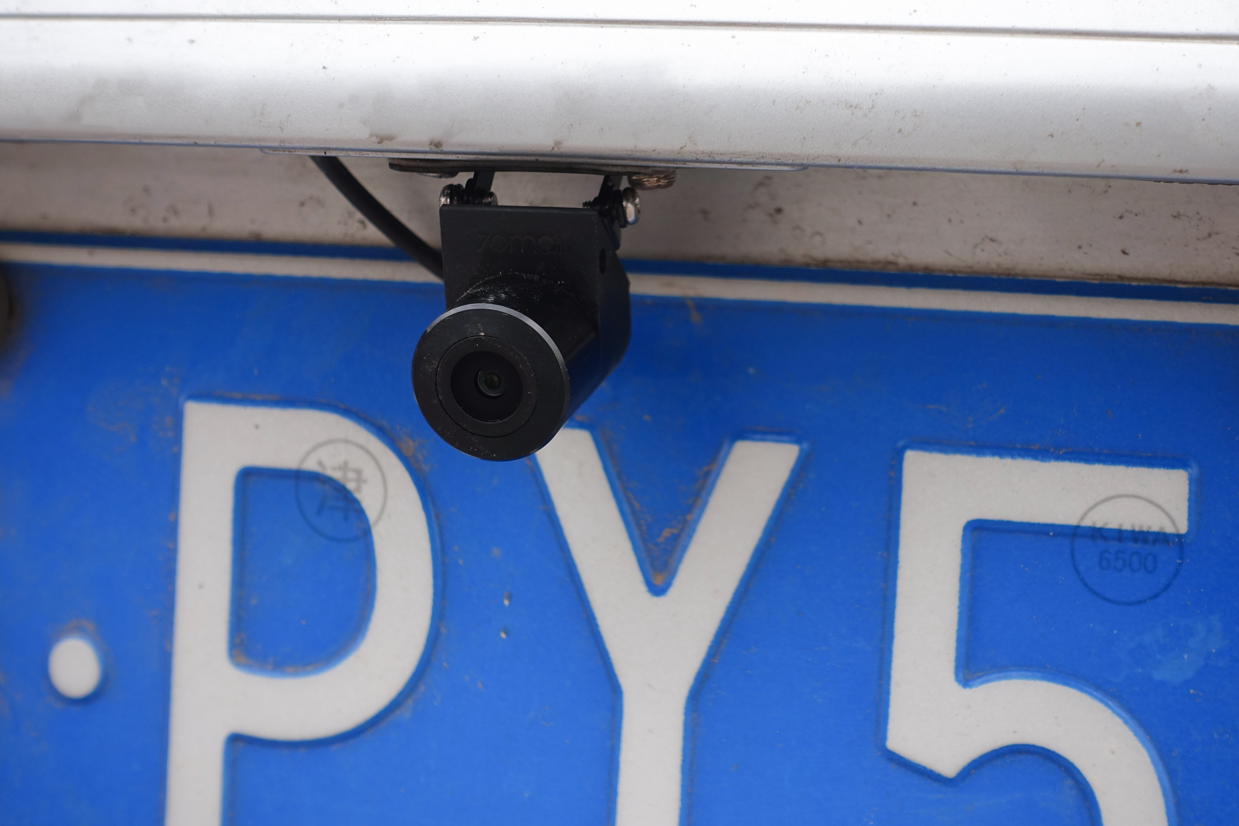 雨天流媒体摄像头看不清,前后双摄记录仪雨天效果