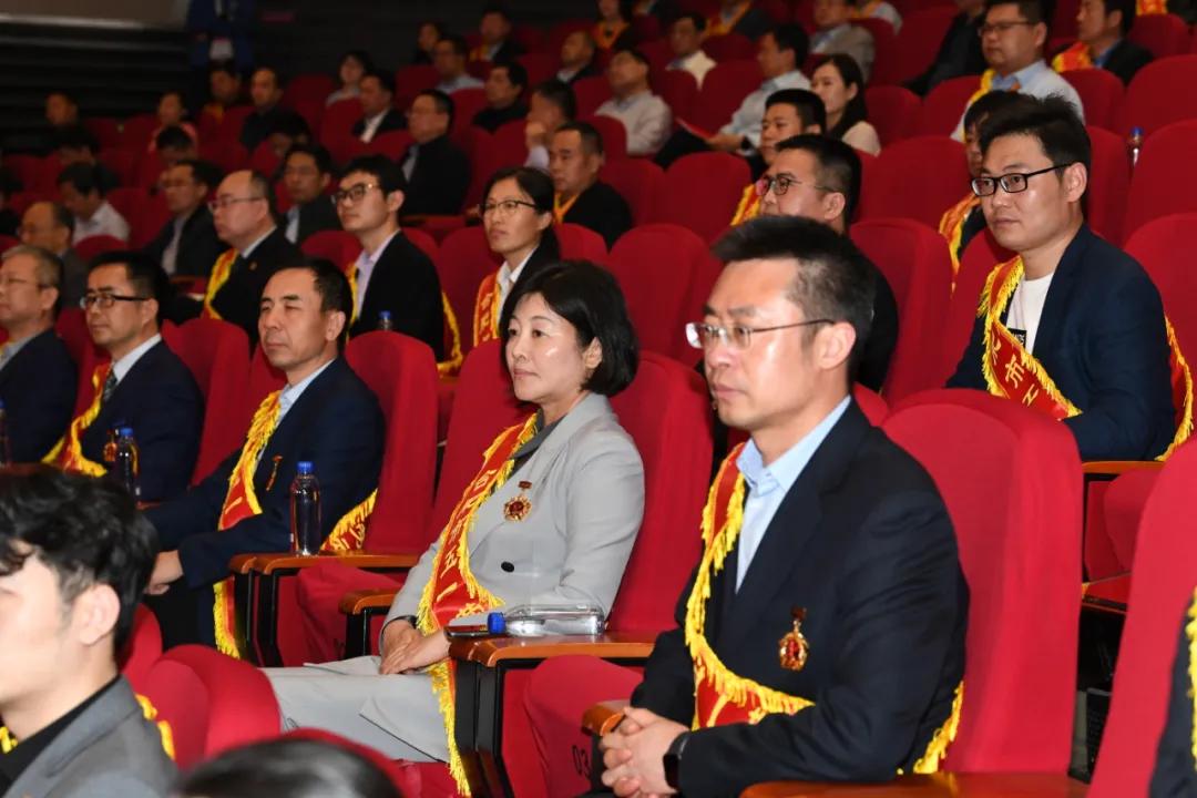 虞爱华访谈,虞爱华忘我的工作态度