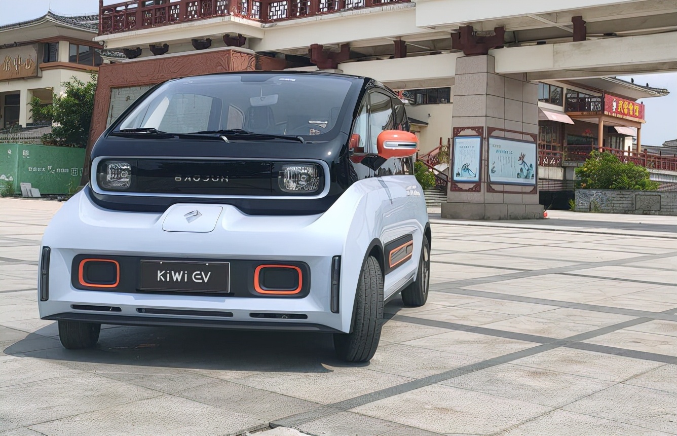 朋友劝我买奥迪奔驰我选择了宝马,朋友劝我买五菱