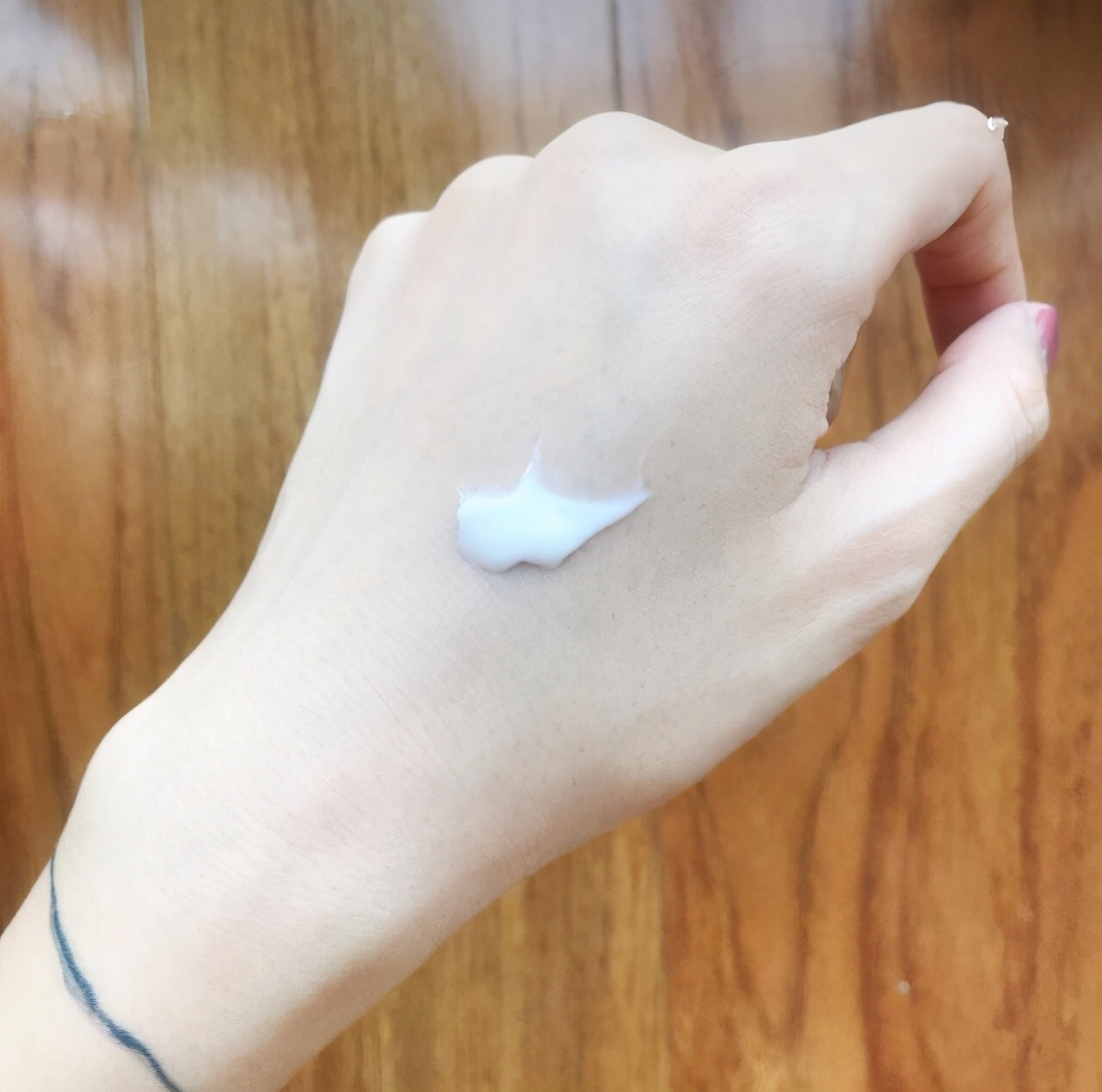 屈臣氏全身美白身体乳,屈臣氏万能的身体乳