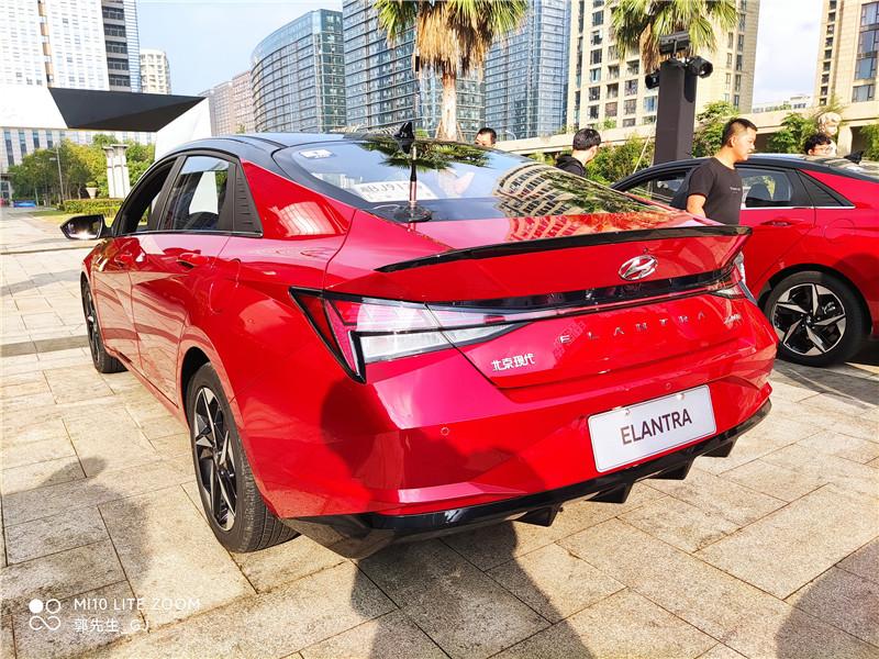 2020现代第七代伊兰特白色,小米社区新品季