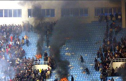 2004年中国足球发生了哪些大事件,1985年国足2:0胜日本