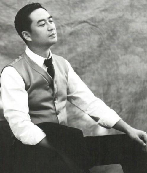 张嘉译近照曝出,张嘉译个人资料简介和履历