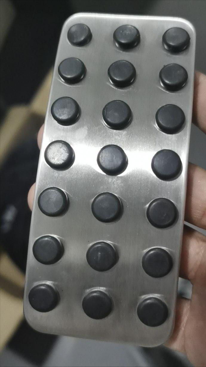 越野轮胎搭配在小车上好不好看,越野轮胎配轿车