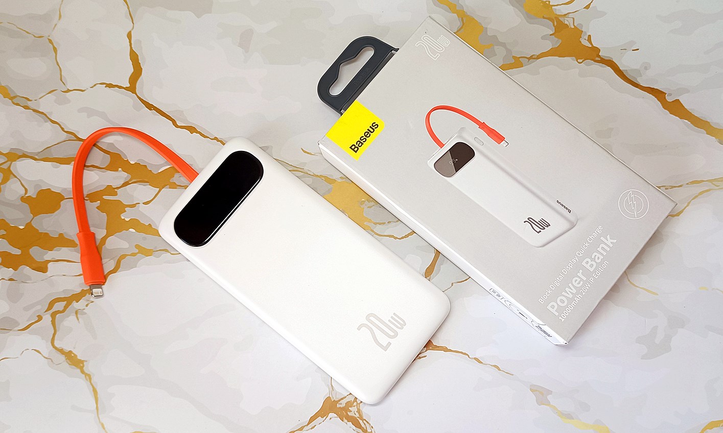 倍思无线快充电源评测,倍思布洛克带线数显快充移动电源