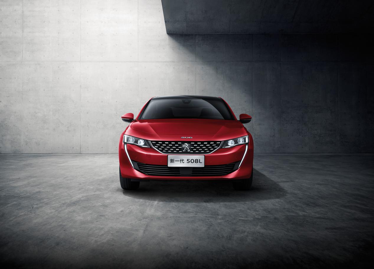 标致508l后排空间对比雅阁,508l插电混动和雅阁插混