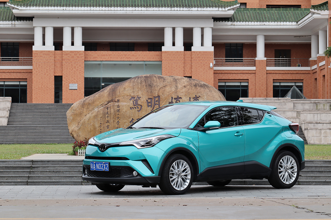 chr换18寸轮胎可以升高多少,chr更换225轮胎更稳了